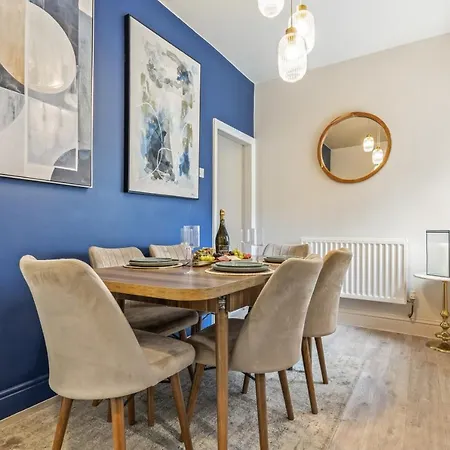 Navy House - Location - Free Parking, Fastwifi, Smarttv With Netflix By Yoko Nyaraló Redcar