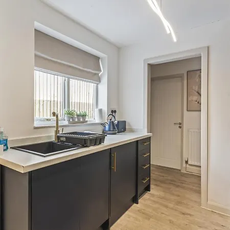 Navy House - Location - Free Parking, Fastwifi, Smarttv With Netflix By Yoko