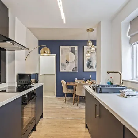 Navy House - Location - Free Parking, Fastwifi, Smarttv With Netflix By Yoko Hébergement de vacances